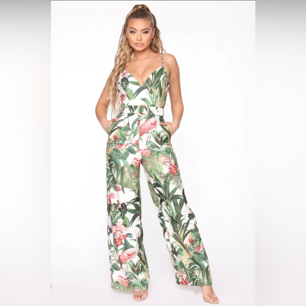 Fashion nova floral jumpsuit, Sz M